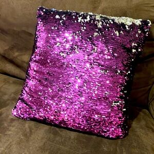 Flip sequin pillow